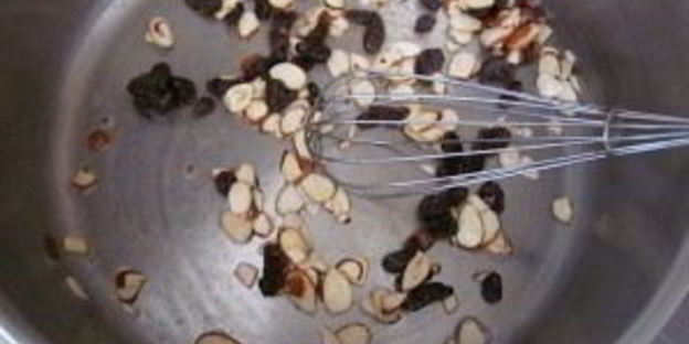 рисовый пудинг с изюмом и миндалем