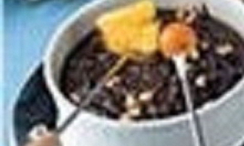 Рецепт шоколадного фондю с сухофруктами