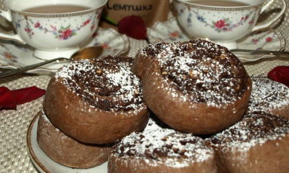 Рецепт шоколадных улиток с изюмом и орехами