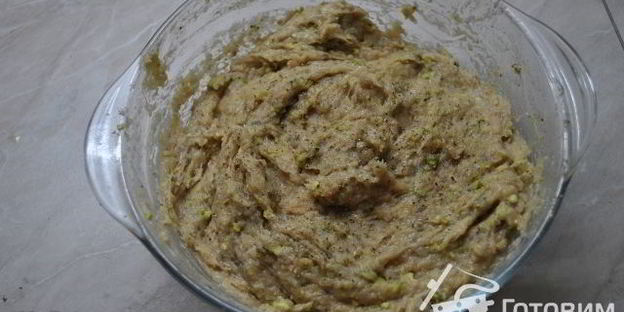 куриное суфле с фисташками в беконе