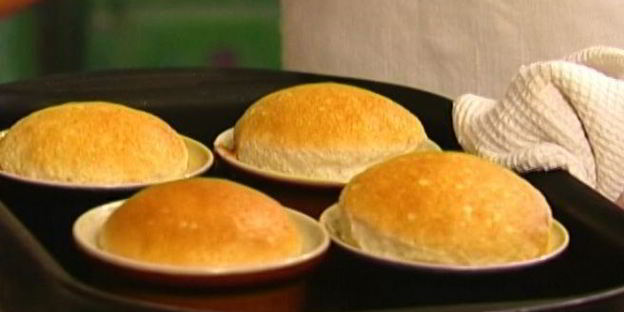 сладкое суфле с ягодно-апельсиновым соусом