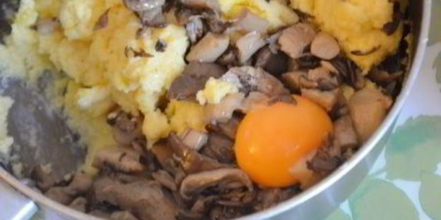 суфле из поленты с вешенками