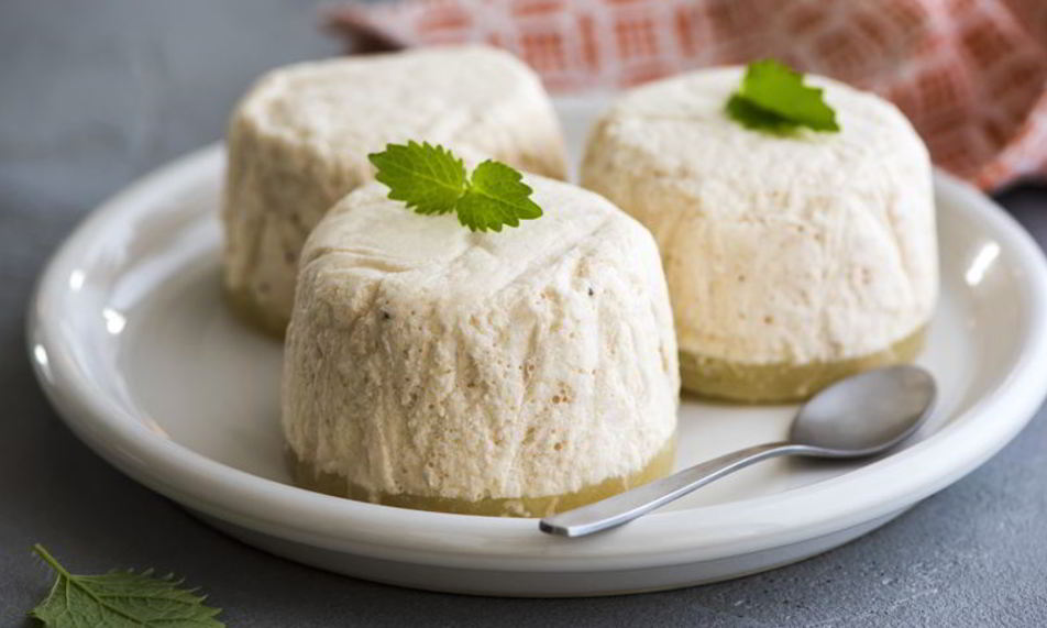 Рецепт творожного суфле с ананасом и бананом