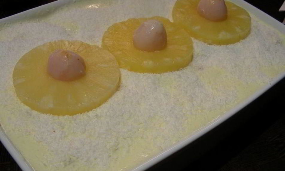 Рецепт экзотического тирамису с личи, ананасом и кокосом