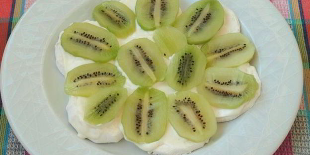 десерт из зефира с фруктами