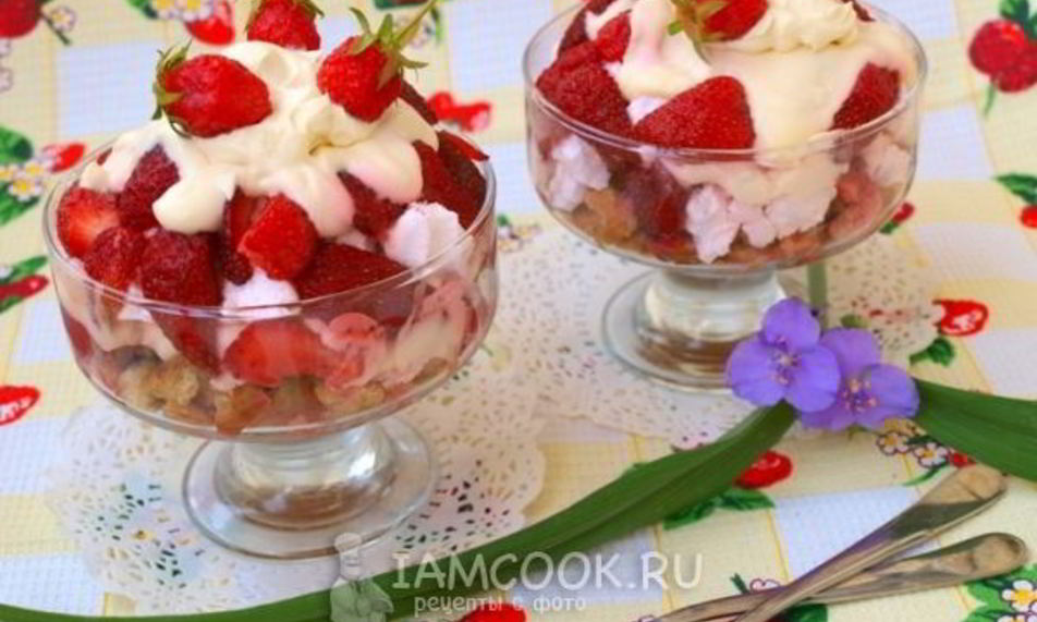 Рецепт клубничного десерта с зефиром