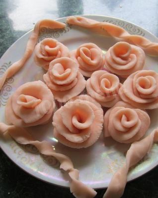 Мастику из маршмеллоу и белого шоколада