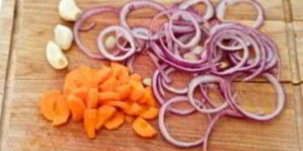 азу из говядины с огурцами