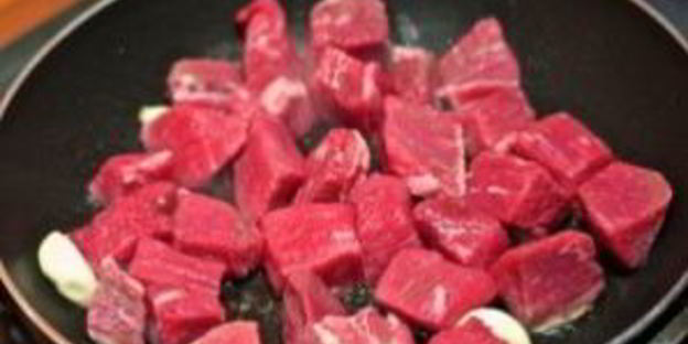 азу из говядины с огурцами