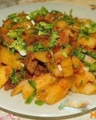 Азу из говядины с солеными огурцами