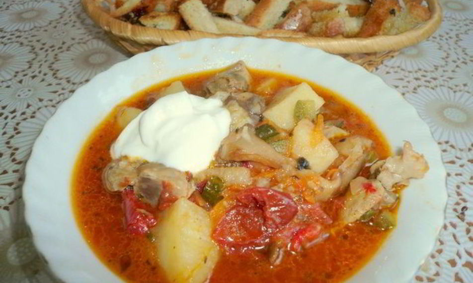 Рецепт азу из куриных желудков и вешенок