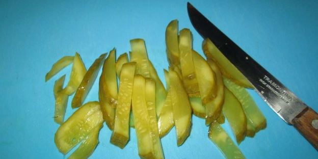 азу из свинины с солеными огурцами