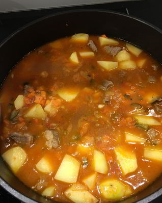 Азу по-татарски из говядины с солеными огурцами