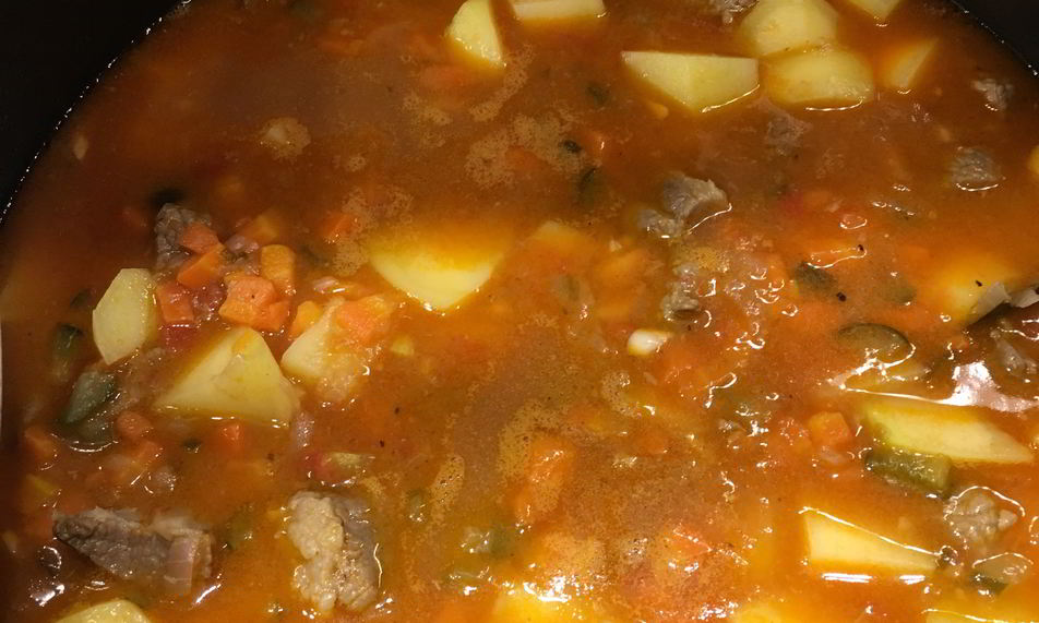 Рецепт азу по-татарски из говядины с солеными огурцами