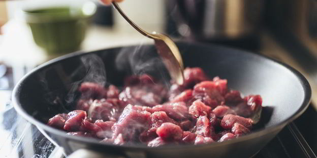 азу по-татарски в горшочках