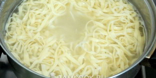 домашняя лапша двух видов