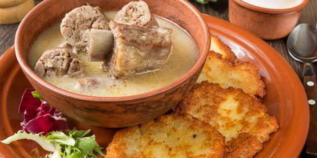 белорусская мачанка с ребрышками и драниками