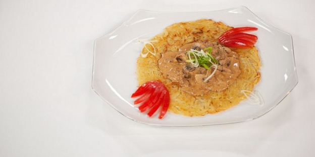 драник с грибным соусом