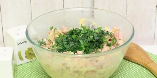 драники с колбаской и зеленью