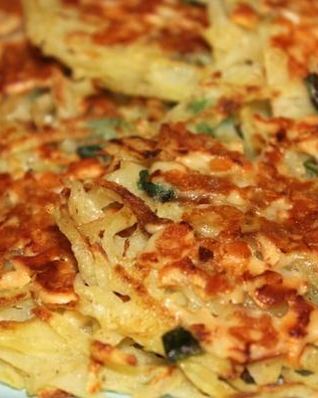 Драники с копченым сыром и луком