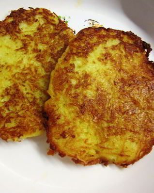 Драники с луком и салом