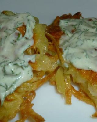 Драники с сыром и горчичным соусом