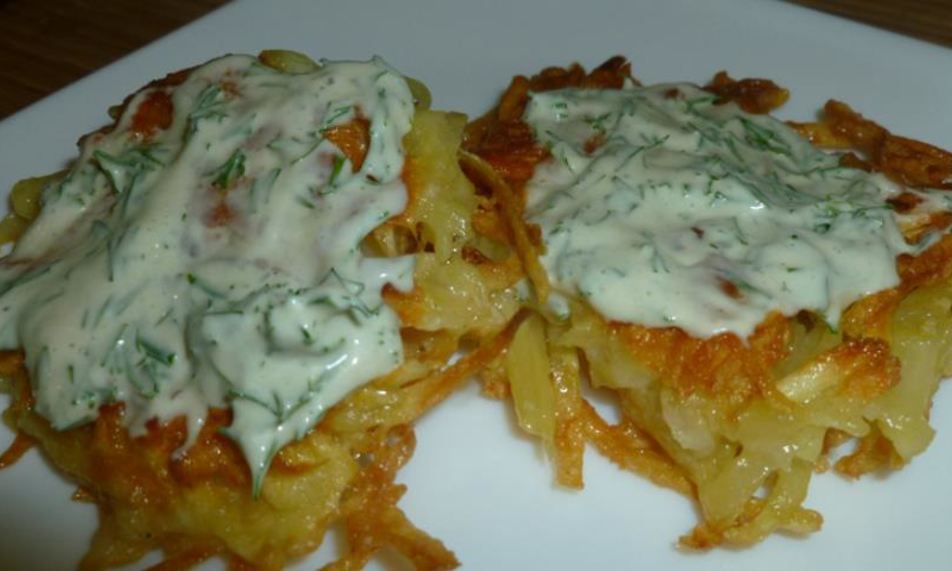 Рецепт драников с сыром и горчичным соусом