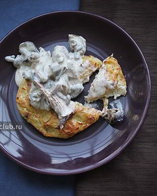 Драники со сметано-грибным соусом