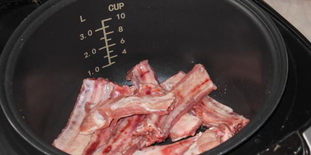 драники тушеные со свиными ребрышками