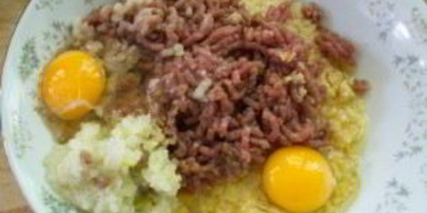 драники в горшочках с мясом