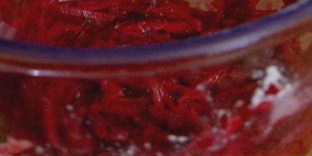 картофельно-свекольные драники с сыром бри