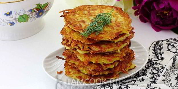 картофельные драники с колбасой и сыром