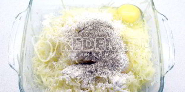 картофельные драники с лососем