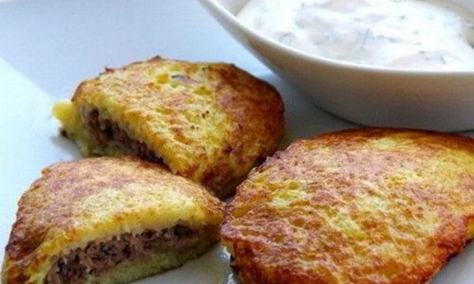 Рецепт колдунов с мясной начинкой в грибном соусе