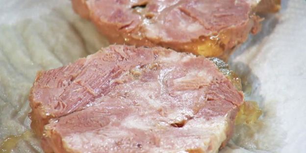 сэндвич с консервированной ветчиной и драником