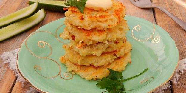 жареные драники на сковороде