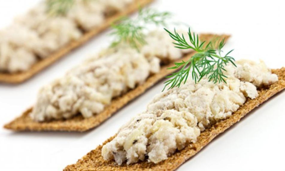 Рецепт рыбного форшмака на сухарных пластинках