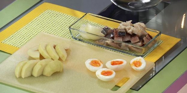 запеченный форшмак на картофельных медальонах