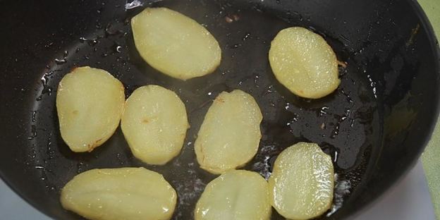 запеченный форшмак на картофельных медальонах