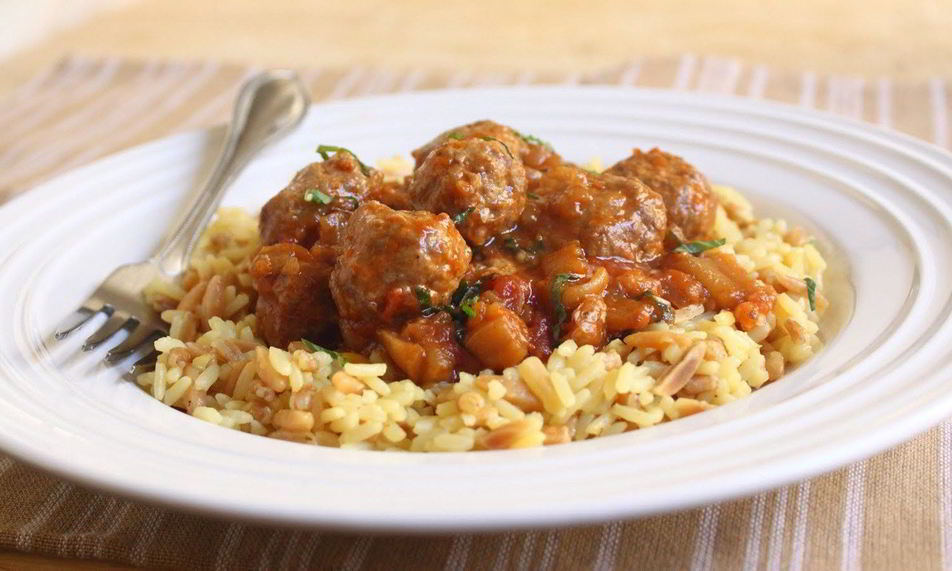 Рецепт фрикаделек из бараньего фарша с баклажанным соусом