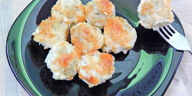 фрикадельки из минтая в сырно-майонезном соусе