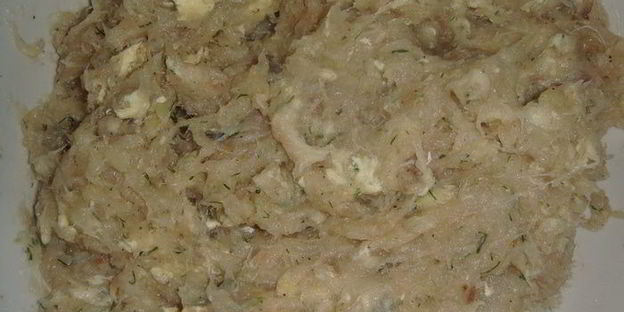 фрикадельки из минтая в сырно-майонезном соусе