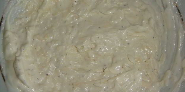 фрикадельки из минтая в сырно-майонезном соусе