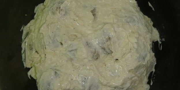 фрикадельки из минтая в сырно-майонезном соусе