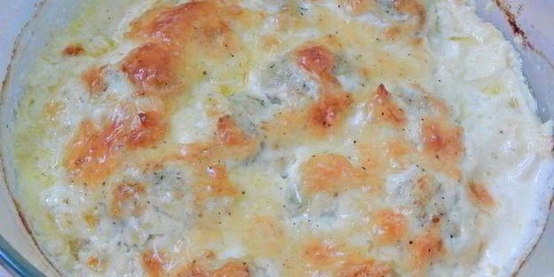 фрикадельки из минтая в сырно-майонезном соусе