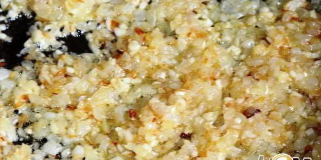 фрикадельки из трески в томатно-базиликовом соусе