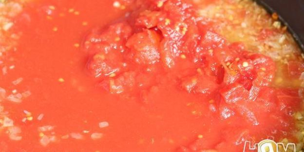 фрикадельки из трески в томатно-базиликовом соусе