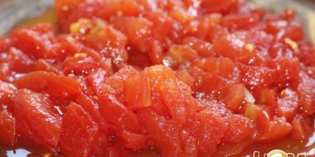 фрикадельки из трески в томатно-базиликовом соусе