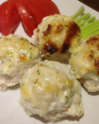 Фрикадельки под соусом в духовке