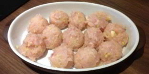 фрикадельки под соусом в духовке